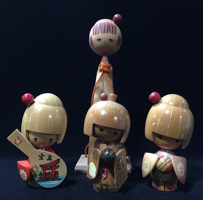 Set van 4 / Japanse vintage houten bamboe Kokeshi-pop, Antiek en Kunst, Curiosa en Brocante
