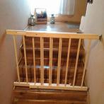 Verstelbaar houten traphekje voor kinderen - 72-122 cm br..., Nieuw, Ophalen of Verzenden, 115 cm of meer, Schroefhekje