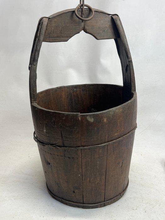 Emmer - Smeedijzer - houten waterputemmer, Antiek en Kunst, Curiosa en Brocante