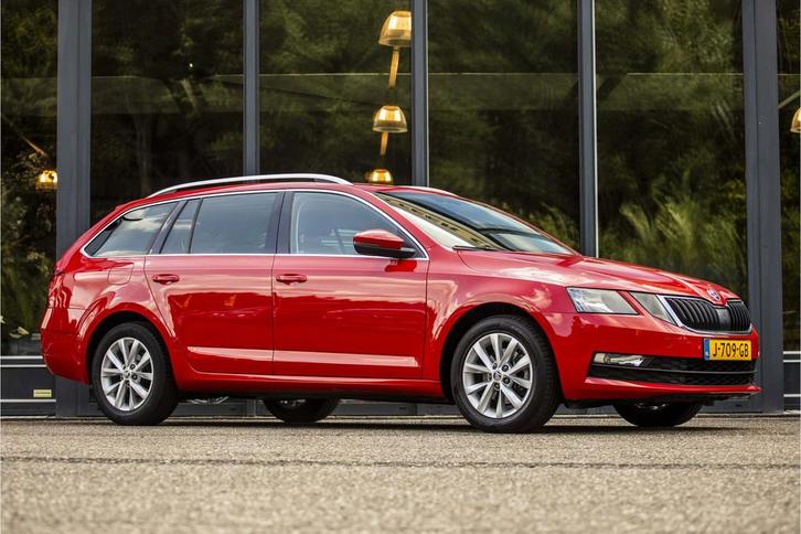 Zakelijke Lease |  Škoda Octavia Combi 1.5 TSI Greentech Bus, Auto's, Skoda, Dealer onderhouden, Lease, Automaat, Stationwagon