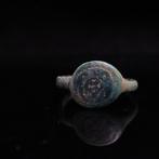 Middeleeuwen, kruisvaardersperiode Brons Ring - met, Sieraden, Tassen en Uiterlijk, Antieke sieraden