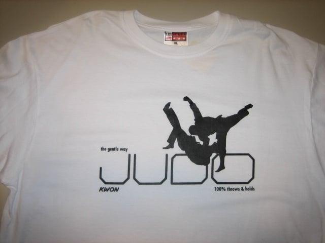 Judo T-Shirt wit met zwarte judo bedrukking, Sport en Fitness, Vechtsporten en Zelfverdediging, Nieuw, Judo, Ophalen of Verzenden