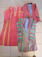 3  Vintage Uzbek jurk en chapans - Chapan - Oezbekistan, Antiek en Kunst