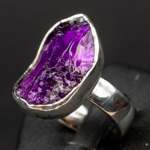 Natuurlijke ruwe Amethist zetting in zilveren ring - Hoogte:, Verzamelen, Mineralen en Fossielen
