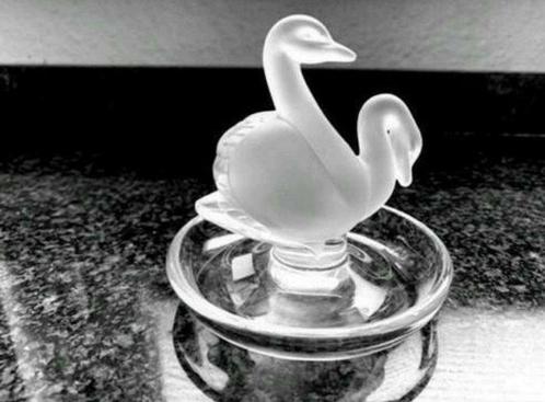 Lalique - René Lalique - Miniatuur figuur - Ringschaal 2, Antiek en Kunst, Antiek | Glas en Kristal