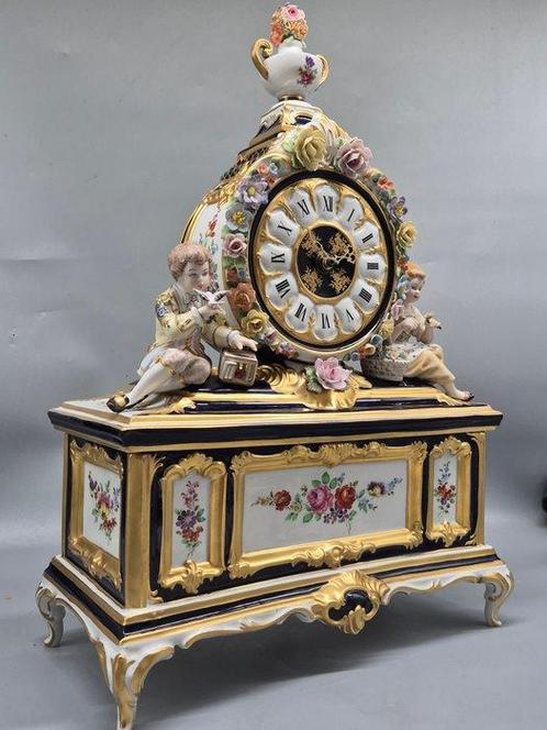 Klok - Dresden Royal – Porzellan-Kaminuhr mit Figuren –, Antiek en Kunst, Curiosa en Brocante