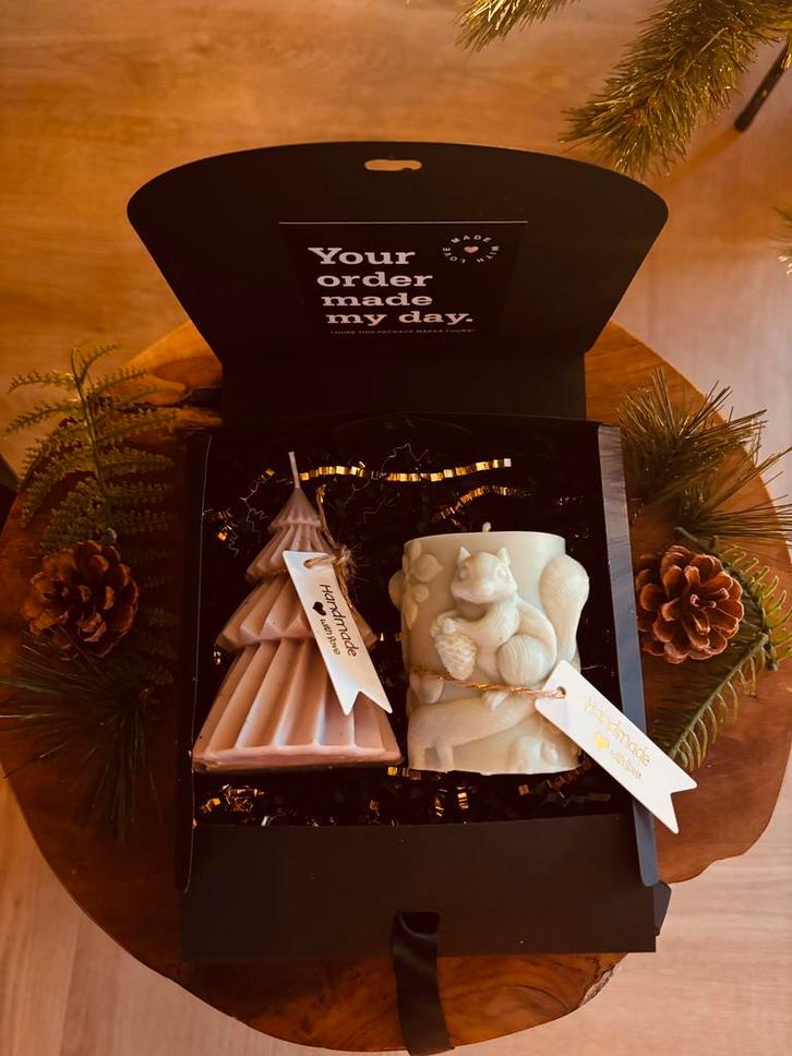 Luxe Handgemaakte Kerst Kaarsenset, Huis en Inrichting, Woonaccessoires | Kandelaars en Kaarsen, Nieuw, Verzenden