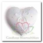 Kussen off white ivory trouwring 20 cm. hart+parels en, Hobby en Vrije tijd, Ophalen of Verzenden, Nieuw