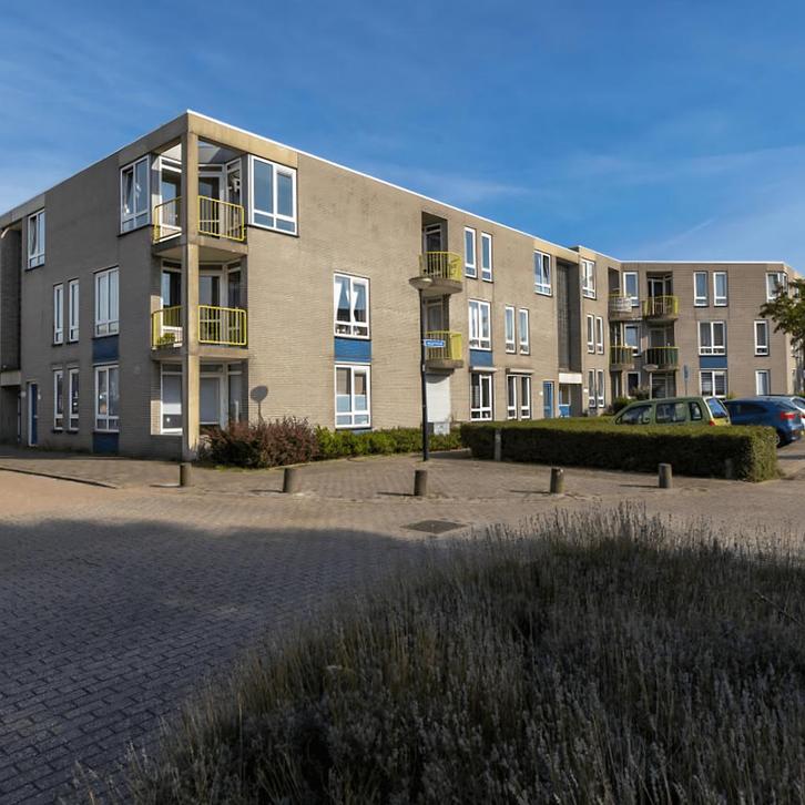 Appartement met balkon en kale huurprijs exclusief..., Huizen en Kamers, Huizen te huur, Direct bij eigenaar, Appartement