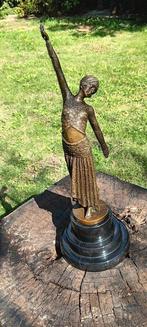 naar chiparus - sculptuur, scarab dancer - 38 cm - Brons