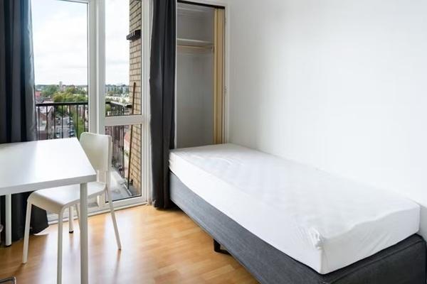 Kamer Robert Baeldestraat in Rotterdam, Huizen en Kamers, Kamers te huur, 20 tot 35 m², Rotterdam