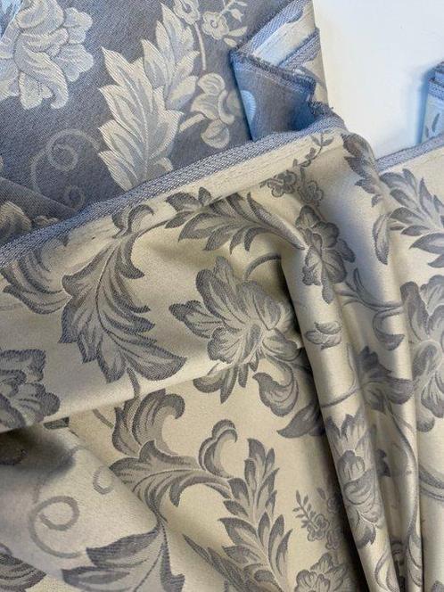 De Fluweelzachte Elegantie – Een Zilveren Tuin in Stof -, Antiek en Kunst, Antiek | Kleden en Textiel