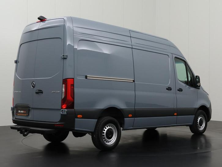 Mercedes Sprinter Bestelbus L2 H2 2024 Diesel Automaat, Auto's, Mercedes-Benz, Dealer onderhouden, Te koop, Zwart, Automaat, Financial lease