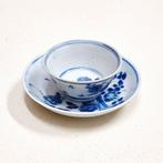 Oud-Chinees Blauw en wit porselein Theekopje met schoteltje, Antiek en Kunst