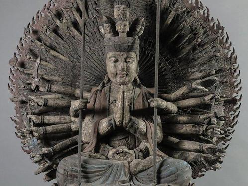 Statue of Thousand-Armed Kwan Yin (Guanyin) – Seated on, Antiek en Kunst, Antiek | Overige Antiek