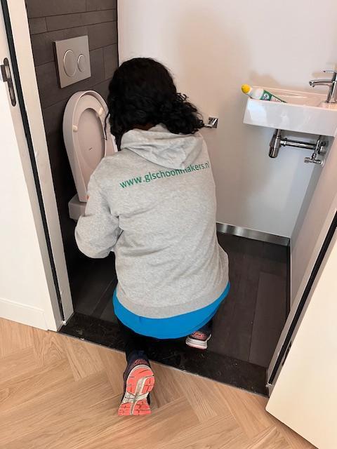 Schoonmaker   in Utrecht en omgeving, Diensten en Vakmensen, Schoonmakers en Glazenwassers, Glazenwassen binnen, Schoonmaken bedrijfsruimte