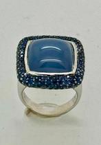 Ring - 18 karaat Witgoud - 19.00ct. tw. Chalcedoon - Saffier, Sieraden, Tassen en Uiterlijk, Ringen, Nieuw