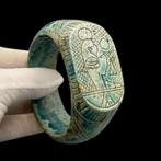 Replica van het oude Egypte Armband met zittende aanbidder, Antiek en Kunst