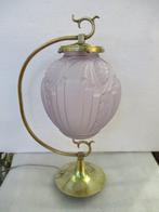 P De CAGNY - Lamp - Art Deco. Hoorn Nikkel. Globen glas