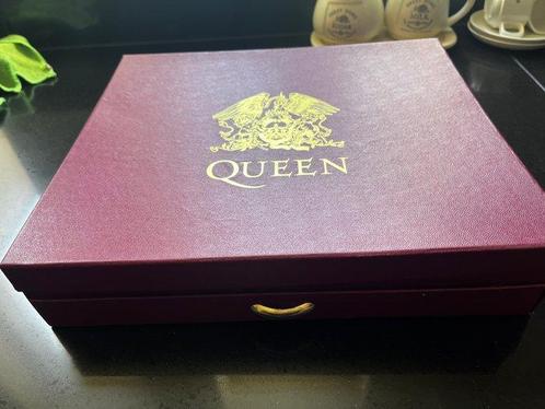 Queen - Box Of Tricks - The 12 Collection CD / Live At The, Cd's en Dvd's, Vinyl Singles