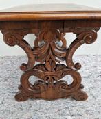 Gescupteerd Frans Notenhout Side tafel of Bankje -, Antiek en Kunst, Curiosa en Brocante