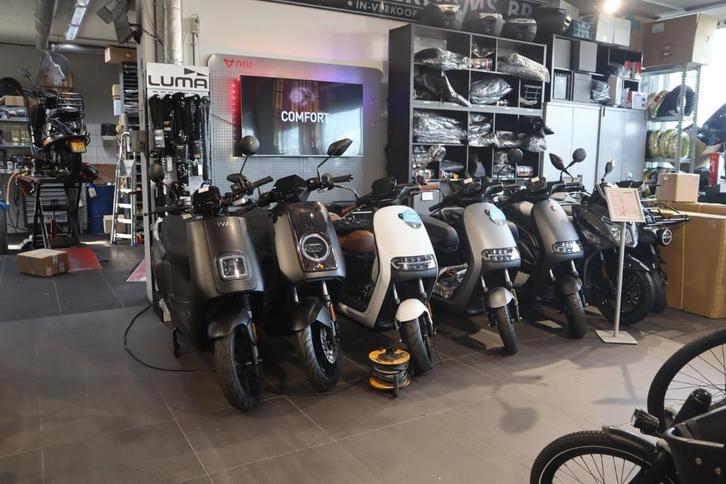 Ruime keuze Elektrische  Scooters va.€1699.00 Gratis bezorgd, Fietsen en Brommers, Snorfietsen en Snorscooters, Nieuw, Elektrisch