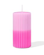 HEMA Stompkaars Ø7x13cm ribbel lichtroze-felroze, Huis en Inrichting, Woonaccessoires | Kandelaars en Kaarsen, Verzenden, Nieuw