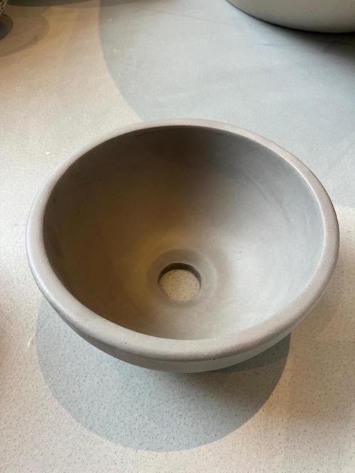 Loox fonteinwaskom Ø23 cm – Grijs, compact & stijlvol, Huis en Inrichting, Badkamer | Badkamermeubels, Nieuw
