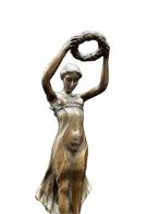 Beeld, Bronze Lady with Wreath - Gëlle Fra - 23.5 cm -