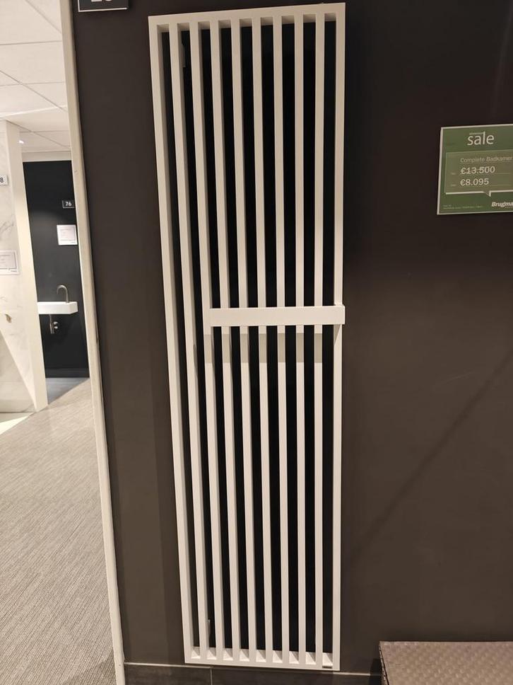 Showmodel designradiator 47x180 met handdoekbeugel - 0005, Doe-het-zelf en Verbouw, Verwarming en Radiatoren, Radiator, Nieuw