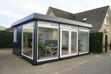 Permanente woonunit met glazenwanden en toilet nu te koop! beschikbaar voor biedingen