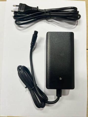 Oplader VanDijck, Keola, Muon 3 pins 2A 36V beschikbaar voor biedingen