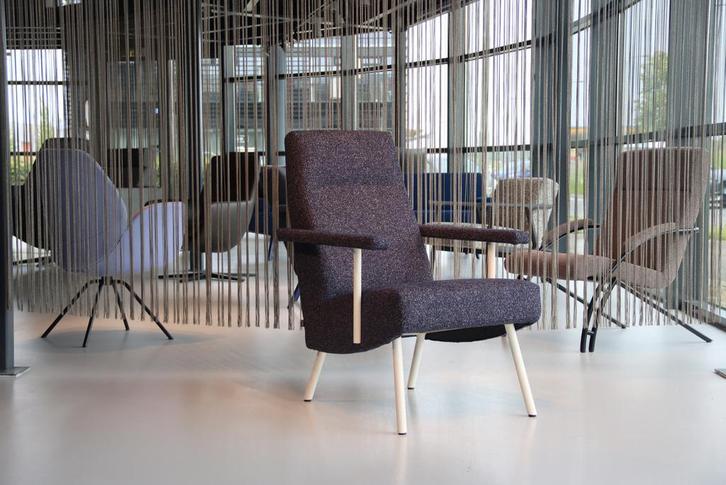 Havee Cloak design fauteuil Mr.Cliff hoge rug Kvadrat stof., Huis en Inrichting, Fauteuils, Nieuw, Stof, Ophalen of Verzenden