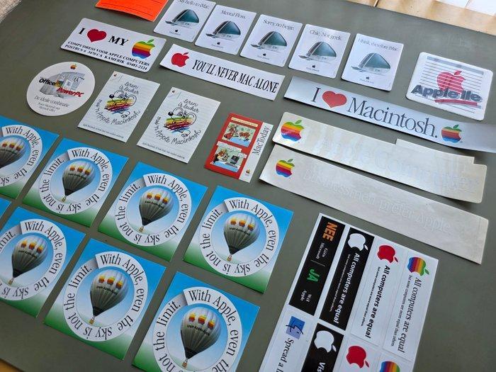 No Reserve - Collection of Original Vintage Apple Stickers, Spelcomputers en Games, Spelcomputers | Overige Accessoires