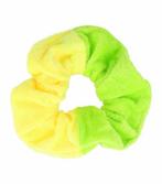 Scrunchie Haarelastiek Velvet Duo Geel Groen, Sieraden, Tassen en Uiterlijk, Uiterlijk | Haarverzorging, Nieuw