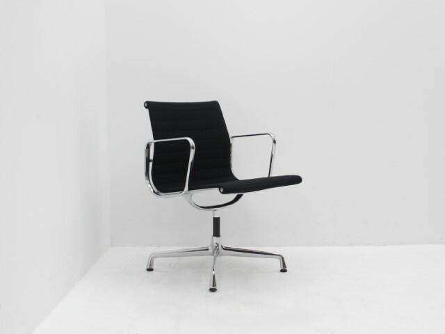 Vergaderstoel Vitra Chair EA 104 - ontwerpers Eames - stof, Zakelijke goederen, Kantoor en Winkelinrichting | Kantoormeubilair en Inrichting