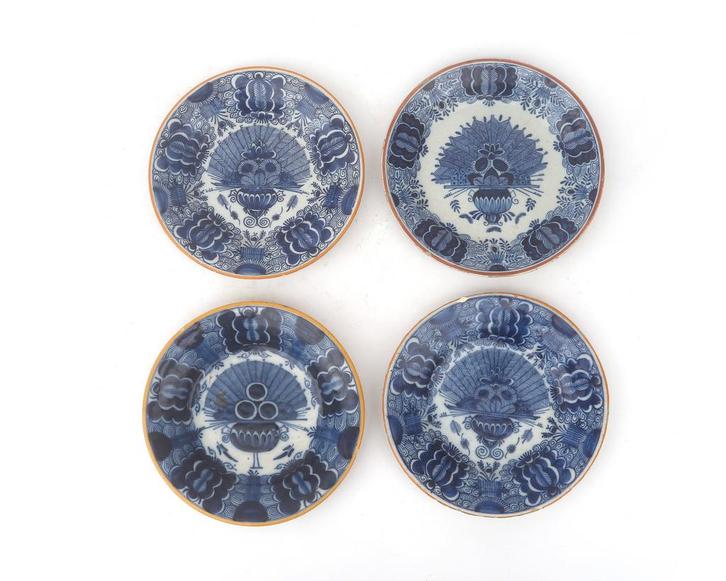 4 aardewerken pauwveer borden, Holland, Delft, 18e/19e eeuw, Antiek en Kunst, Antiek | Keramiek en Aardewerk