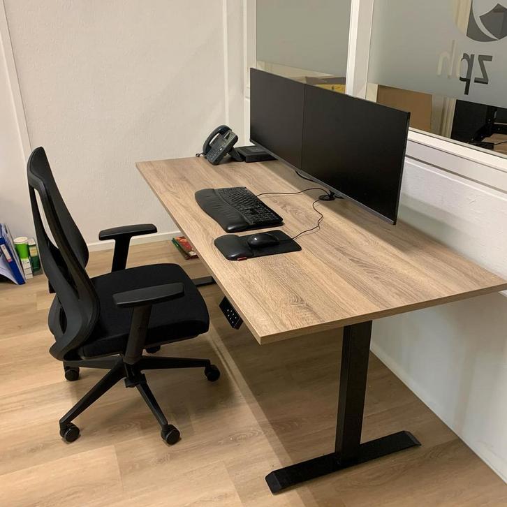 Nieuwe Zit-Sta Bureaus 295,- Incl. Bezorging En Display, Huis en Inrichting, Bureaus, Stabureau, Nieuw, Elektrisch, In hoogte verstelbaar