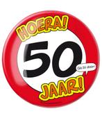 Button 50 jaar Verkeersbord 10,2cm, Hobby en Vrije tijd, Feestartikelen, Verzenden, Nieuw