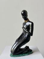 Margit Izsépy - sculptuur, African-American female with