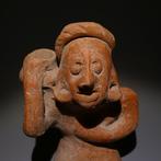 Colima, Westkust Mexico Terracotta Zittende figuur. 11 cm, Verzamelen, Mineralen en Fossielen