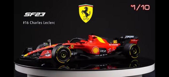 Maisto 1:10 - Modelauto - Ferrari SF23 #16 Charles Leclerc, Hobby en Vrije tijd, Modelauto's | 1:5 tot 1:12