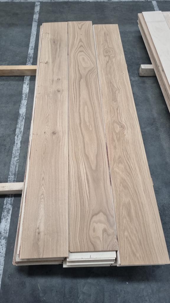 Restpartij 2.15 m2 eiken multiplank, behandeld, Doe-het-zelf en Verbouw, Hout en Planken, Plank, Zo goed als nieuw, Minder dan 25 mm