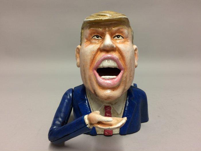 Spaarpot - Gietijzeren President Donald Trump als spaarpot, Antiek en Kunst, Kunst | Designobjecten