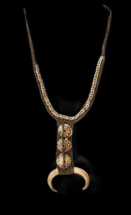 Decoratief ornament - Papoea-Nieuw-Guinea - Breast ornament, Antiek en Kunst, Kunst | Niet-Westerse kunst