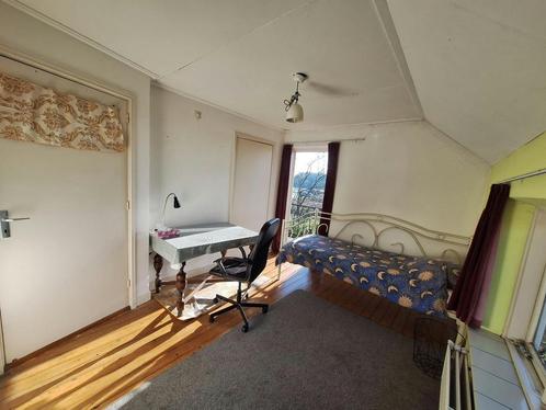 Studio te huur in Hendrik-Ido-Ambacht - 124 m² - 2 kamer(s), Huizen en Kamers, Kamers te huur, Overige regio's