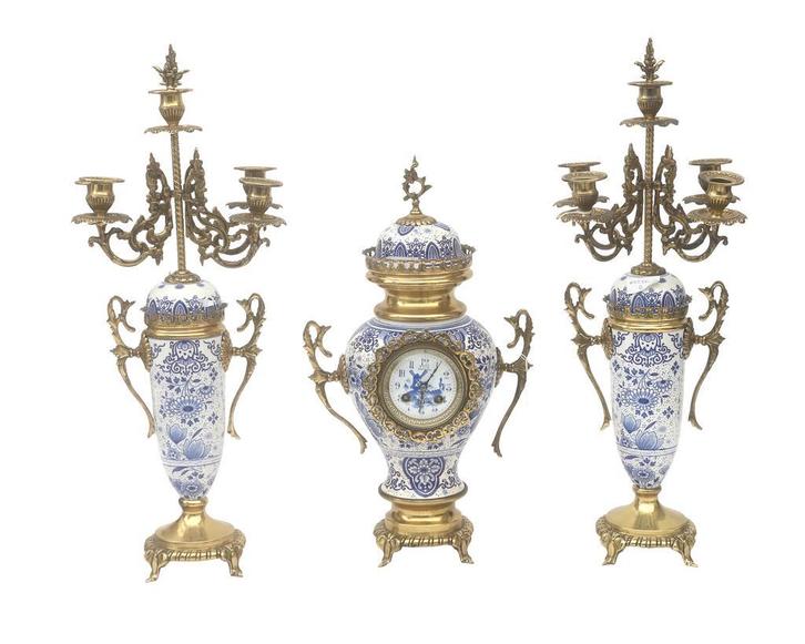 Een driedelig keramieken klokkenstel, Nederland, 20e eeuw, Antiek en Kunst, Antiek | Klokken