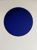 Yves Klein - after  (1928-1962), Disque bleu, IKB 54, 1957,, Antiek en Kunst