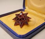 Zonder Minimumprijs - Broche Tombak - 22.00ct. tw. Granaat -