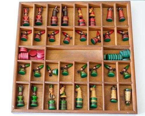 Schaakspel - Vintage Erzegebirge Craftsmanship Chess Set, Antiek en Kunst, Curiosa en Brocante